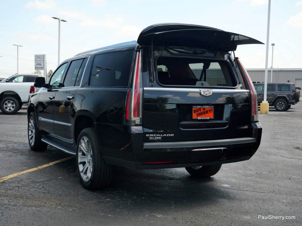 Used 2019 Cadillac Escalade ESV image 18