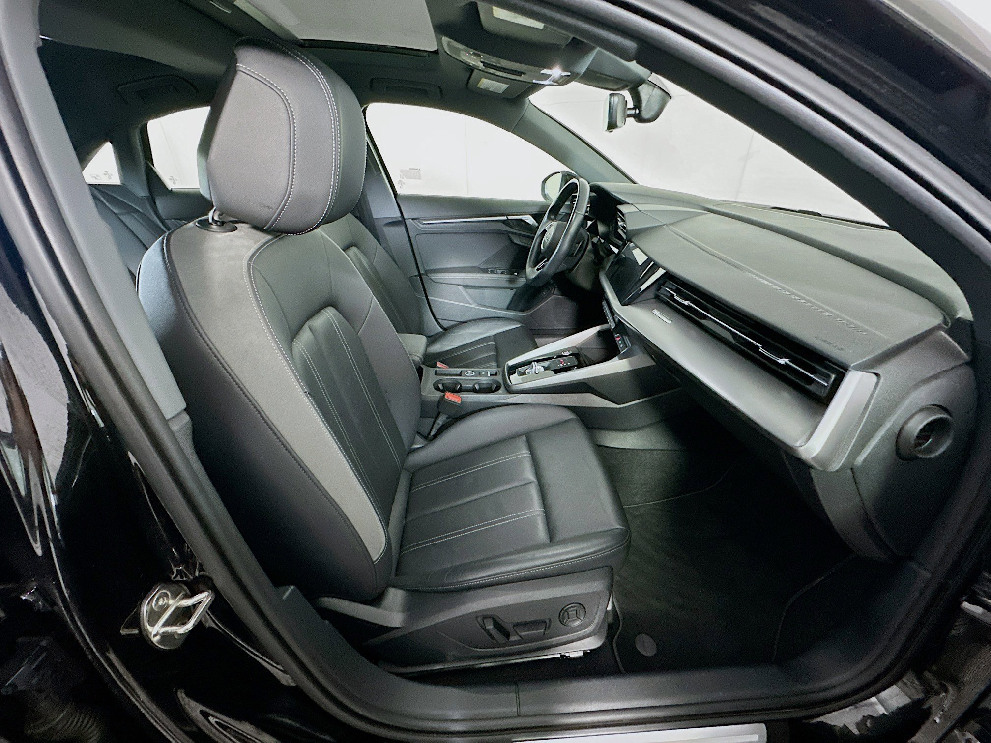 Used 2024 Audi A3 2.0T Premium image 30