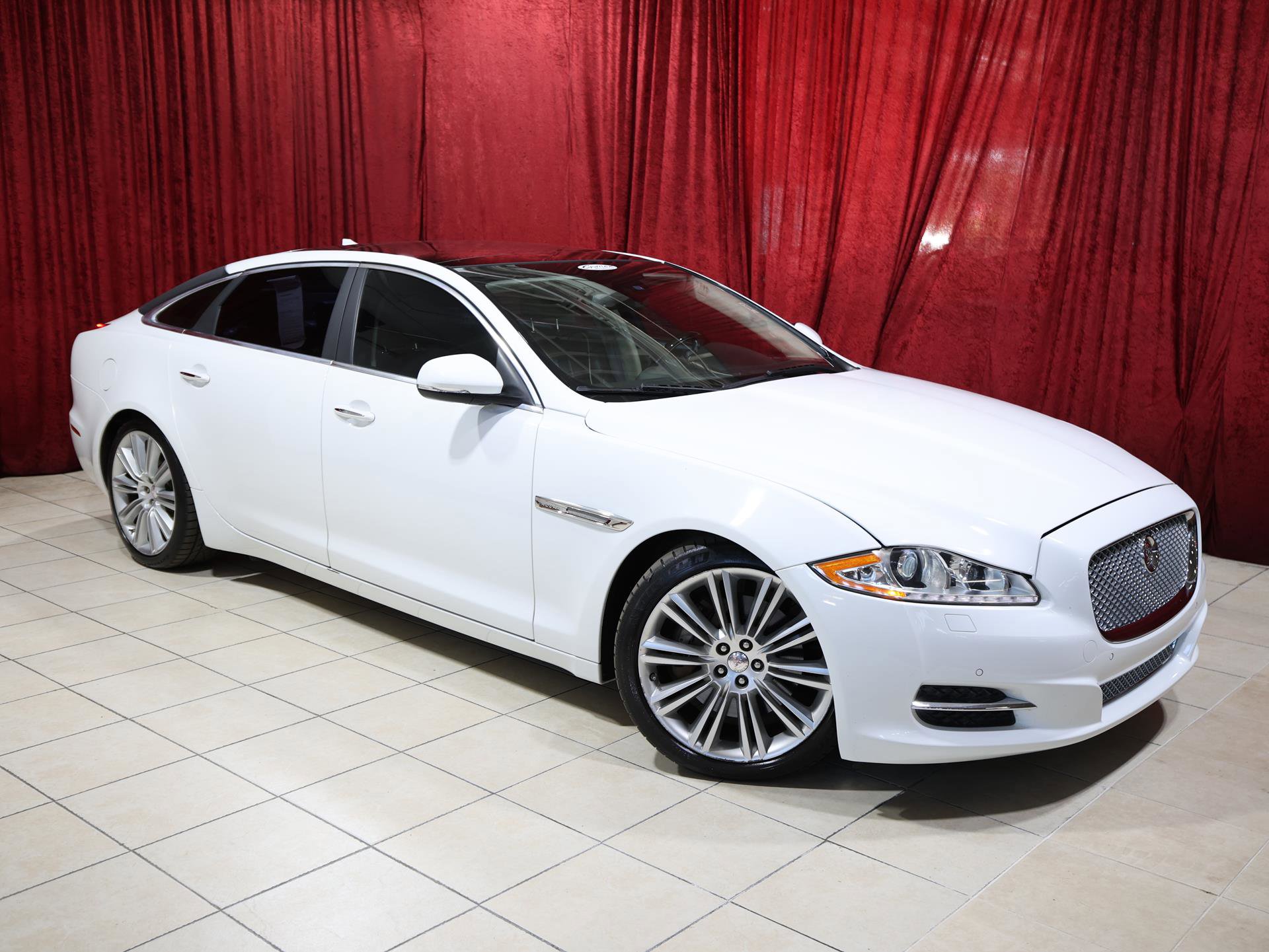 Used 2015 Jaguar XJ L Portfolio image 2