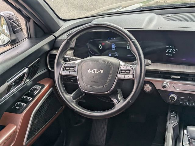 Used 2024 Kia Telluride EX w/ EX Captain's Chair Package image 15