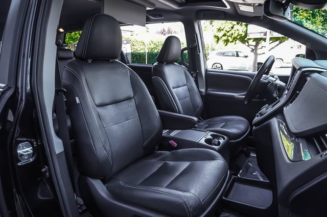 Used 2020 Toyota Sienna SE Premium FWD image 26