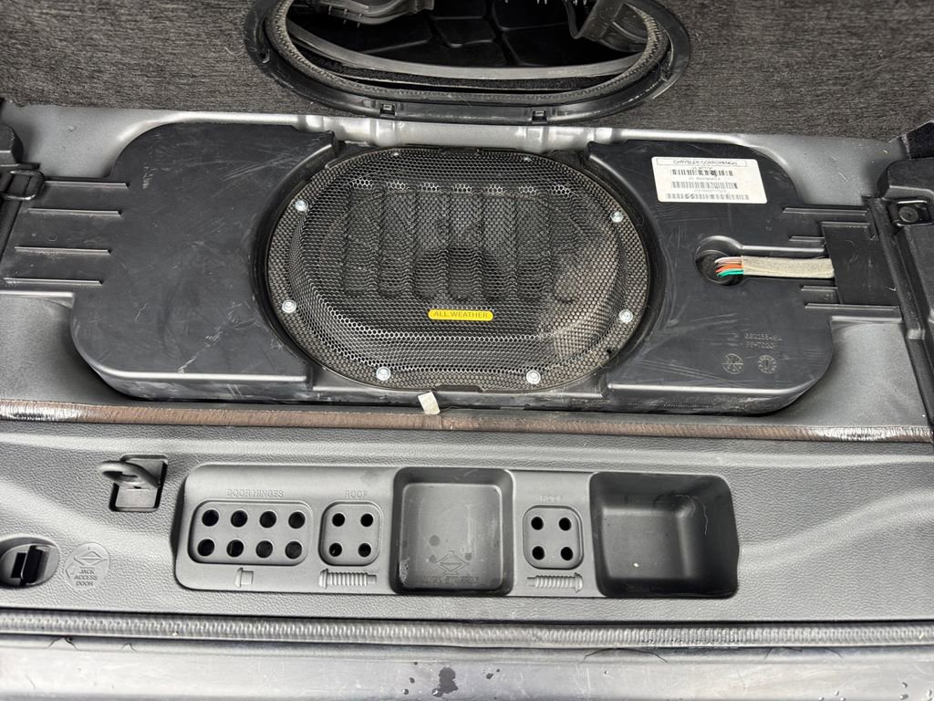 Used 2017 Jeep Wrangler Unlimited Rubicon image 17