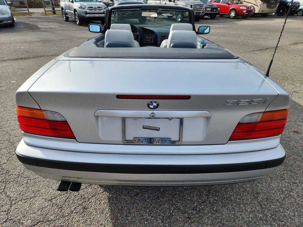 Used 1998 BMW 328i Convertible image 14