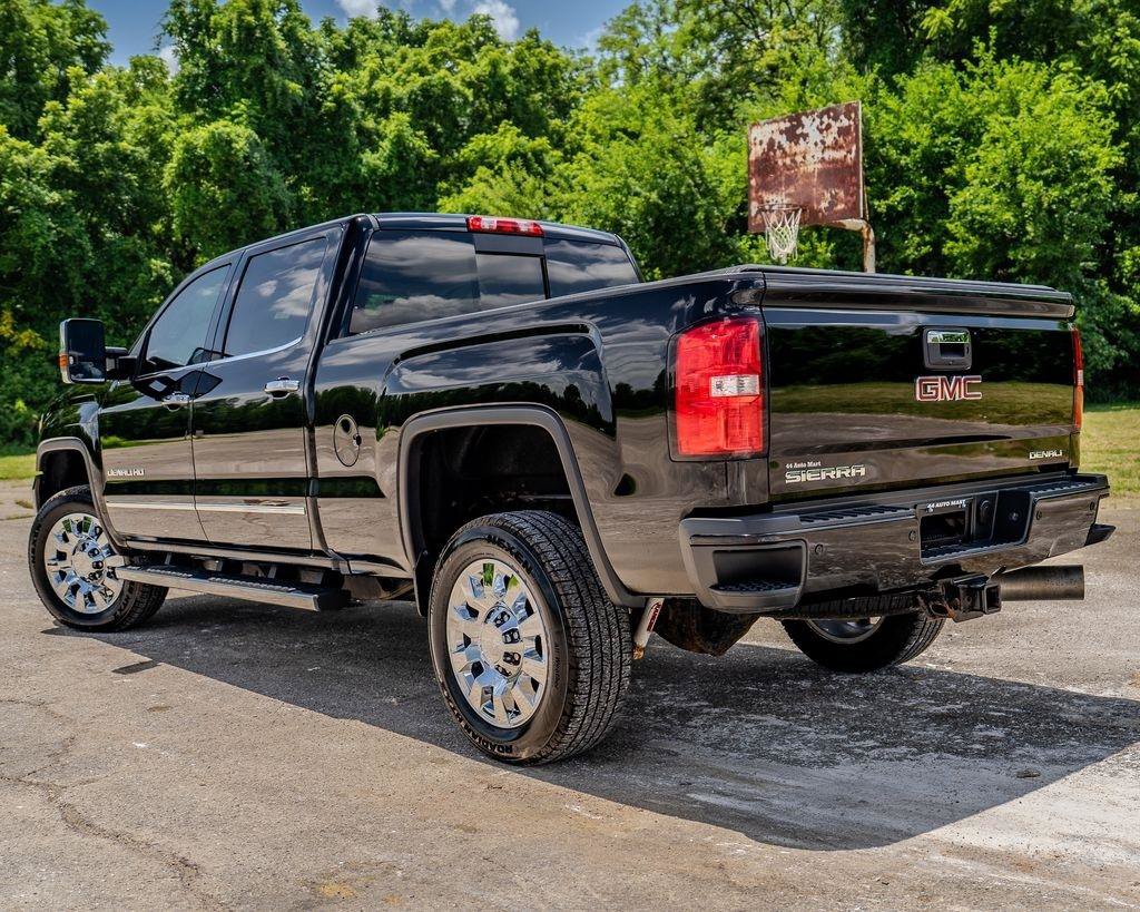 Used 2016 GMC Sierra 2500 Denali w/ Duramax Plus Package AWD/4WD image 5