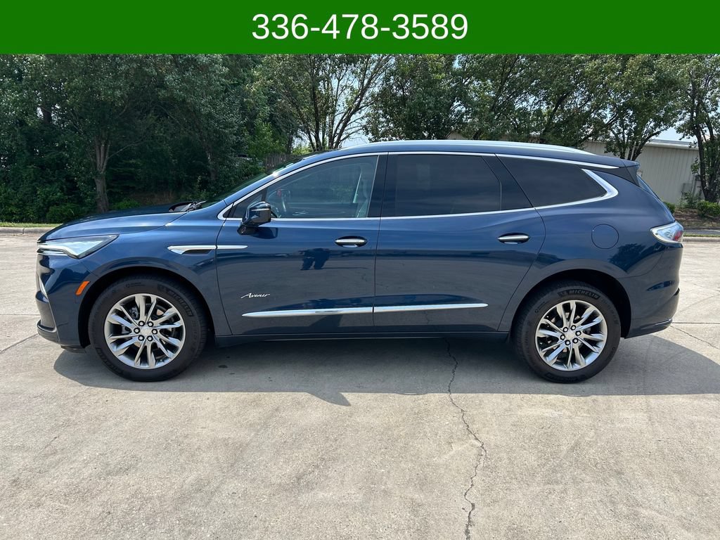 Used 2022 Buick Enclave Avenir w/ Avenir Technology Package AWD/4WD image 2