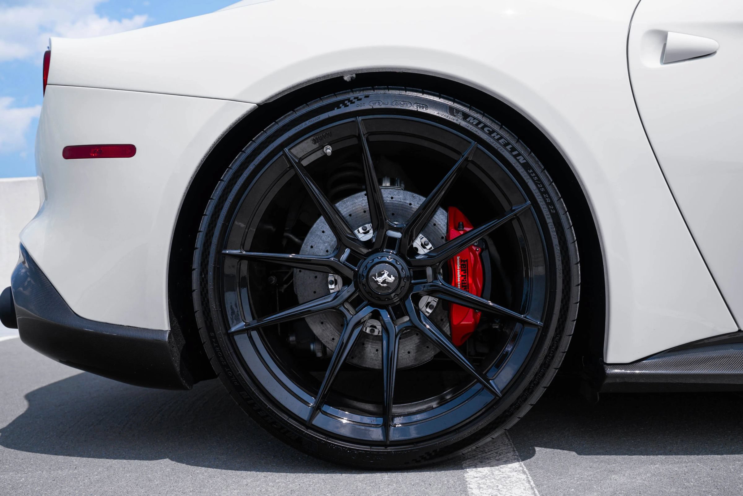 Used 2015 Ferrari F12 Berlinetta RWD image 10