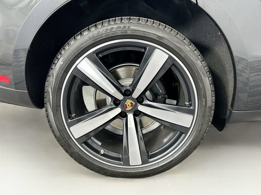 Used 2026 Porsche Macan AWD/4WD image 34