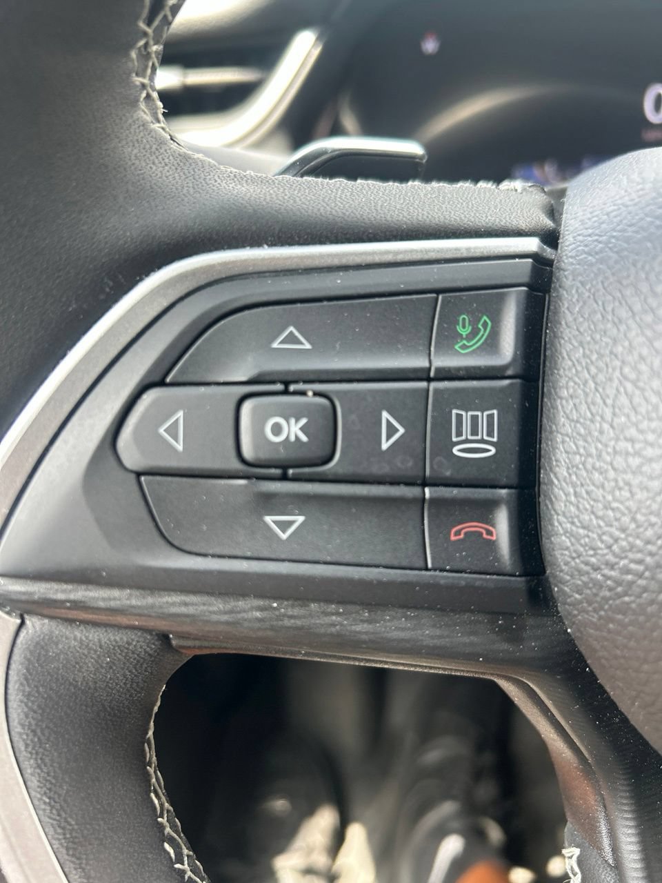 Used 2023 Jeep Grand Cherokee L Laredo AWD/4WD image 20