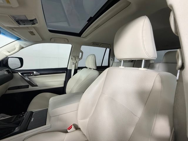 Used 2020 Lexus GX 460 Premium w/ Premium Package AWD/4WD image 13
