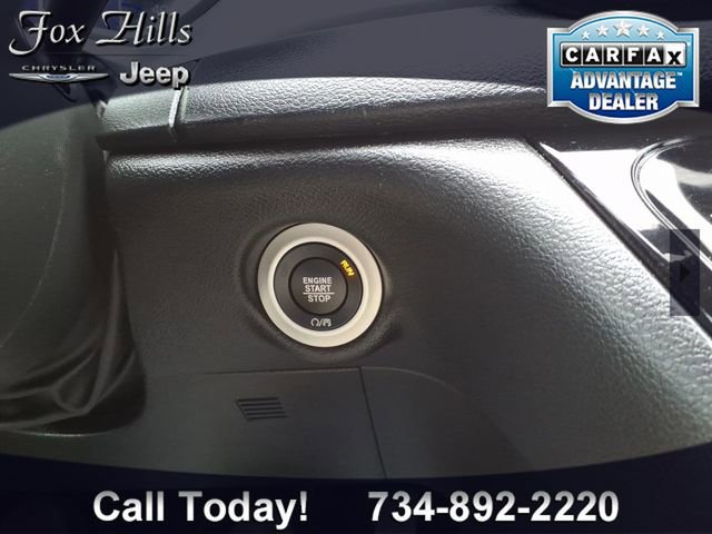Used 2026 Chrysler Pacifica Select image 25