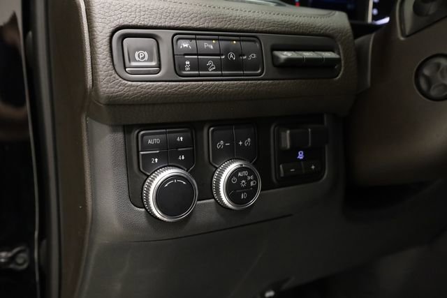Used 2021 GMC Yukon Denali w/ Denali Premium Package AWD/4WD image 14