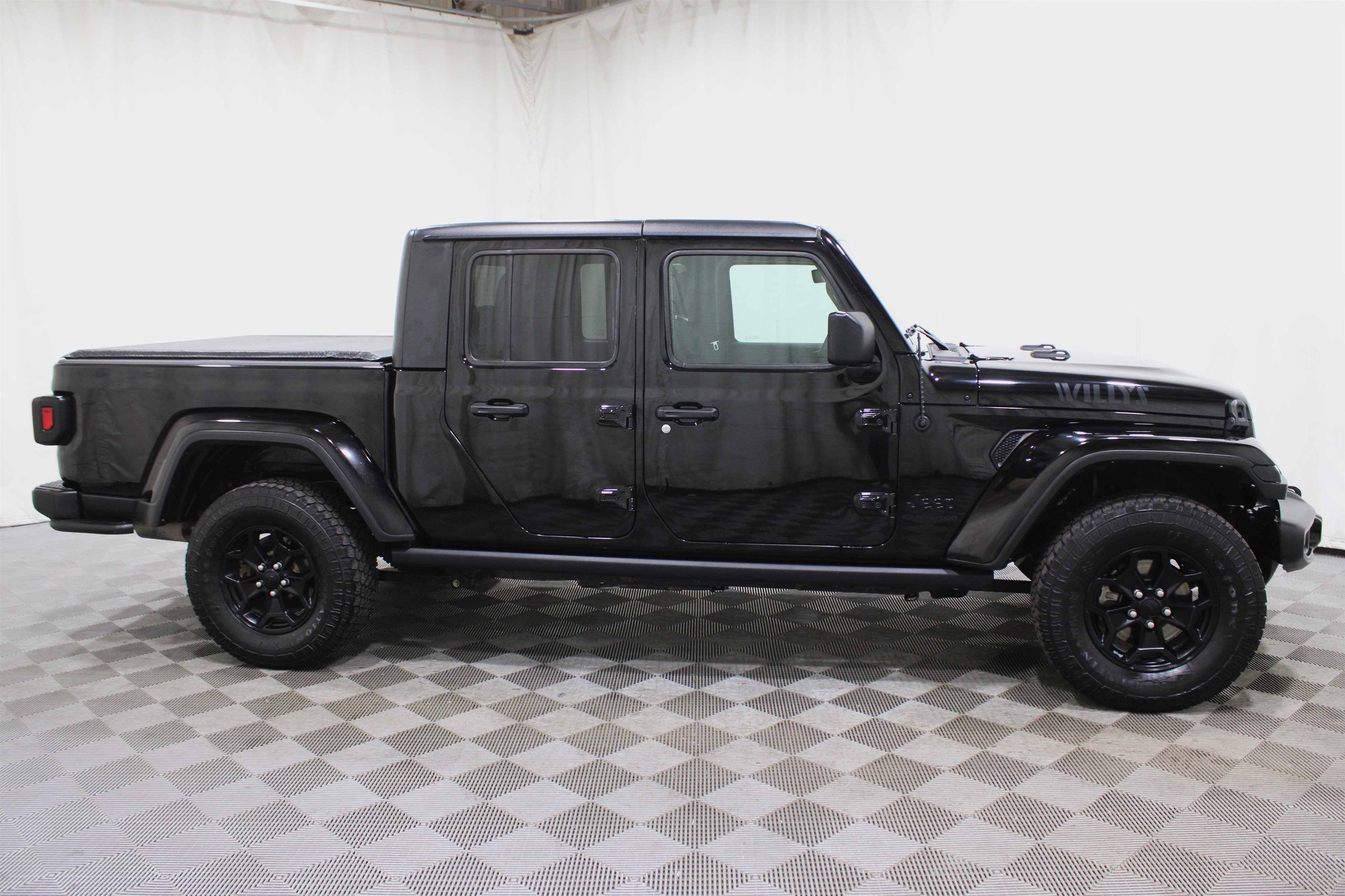 Used 2021 Jeep Gladiator Willys image 31