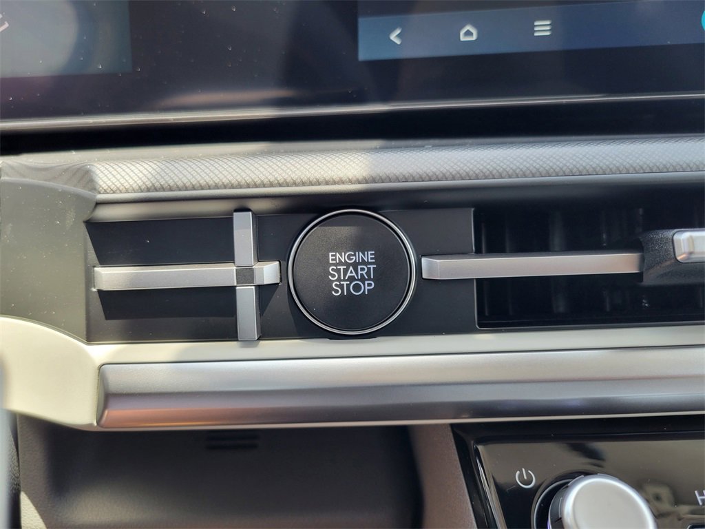 New 2025 Hyundai Santa Fe SEL image 25