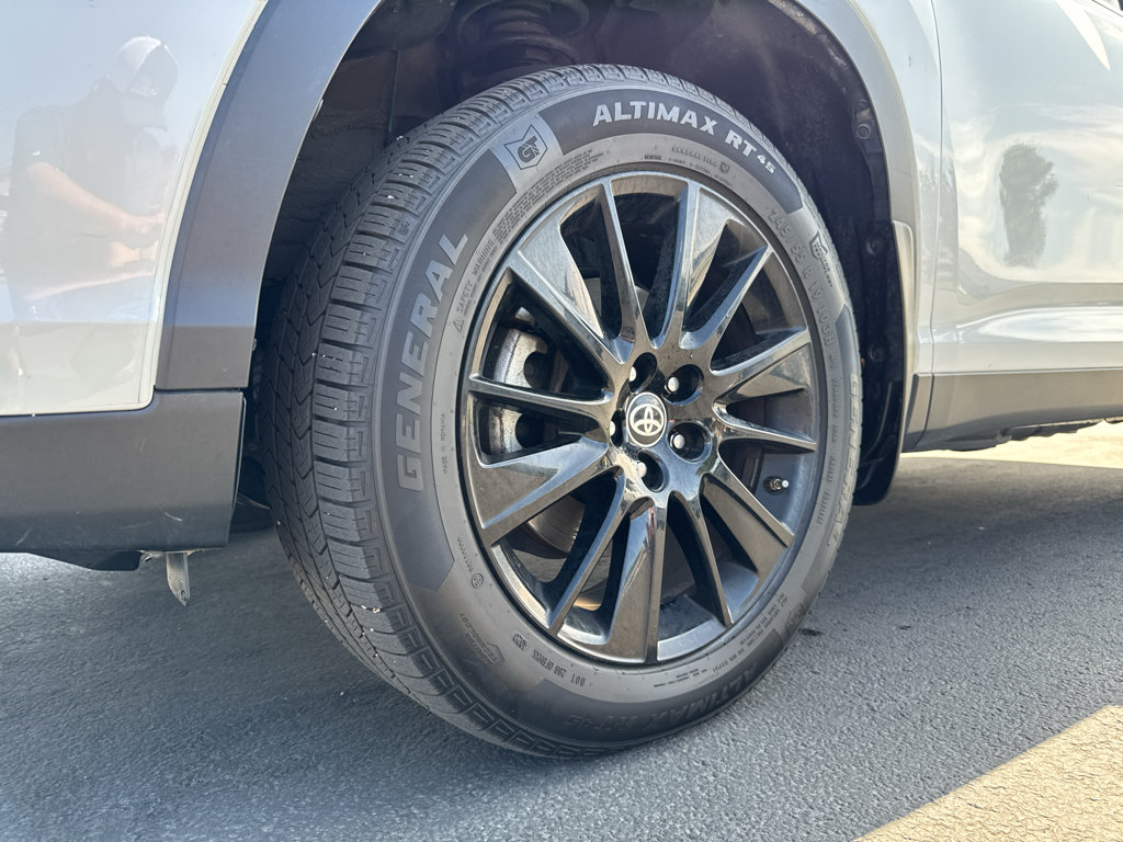 Used 2019 Toyota Highlander SE AWD/4WD image 20