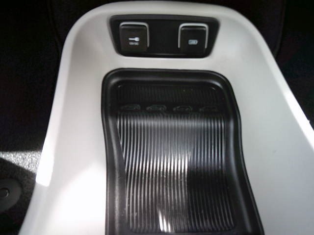 Used 2018 Chrysler Pacifica Touring Plus image 8