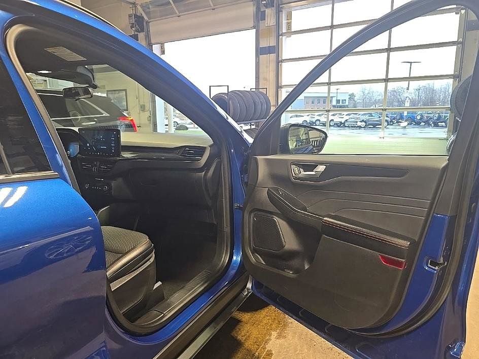 Used 2023 Ford Escape ST-Line w/ Tech Pack #1 image 37
