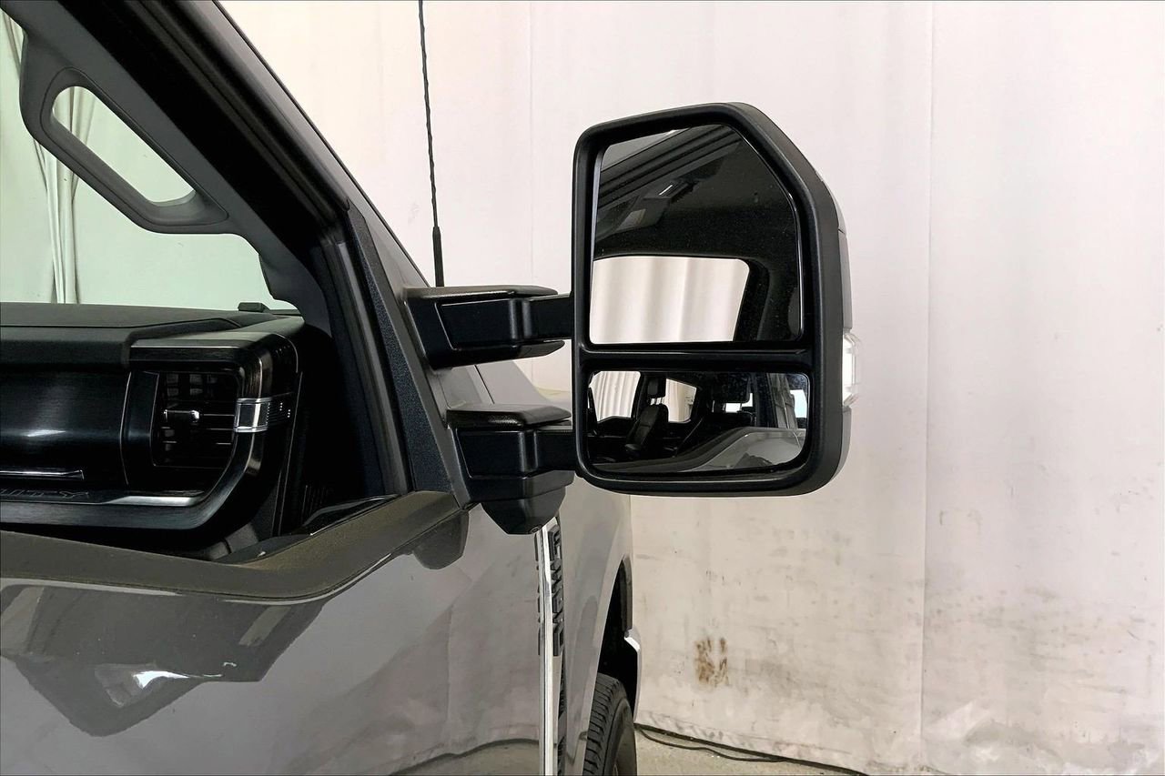 Used 2025 Ford F350 Lariat image 11