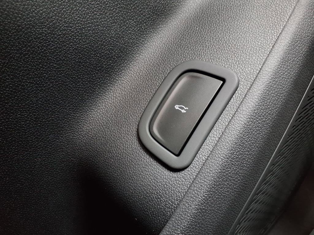 New 2026 Chevrolet Traverse LT w/ Driver Confidence Package image 16