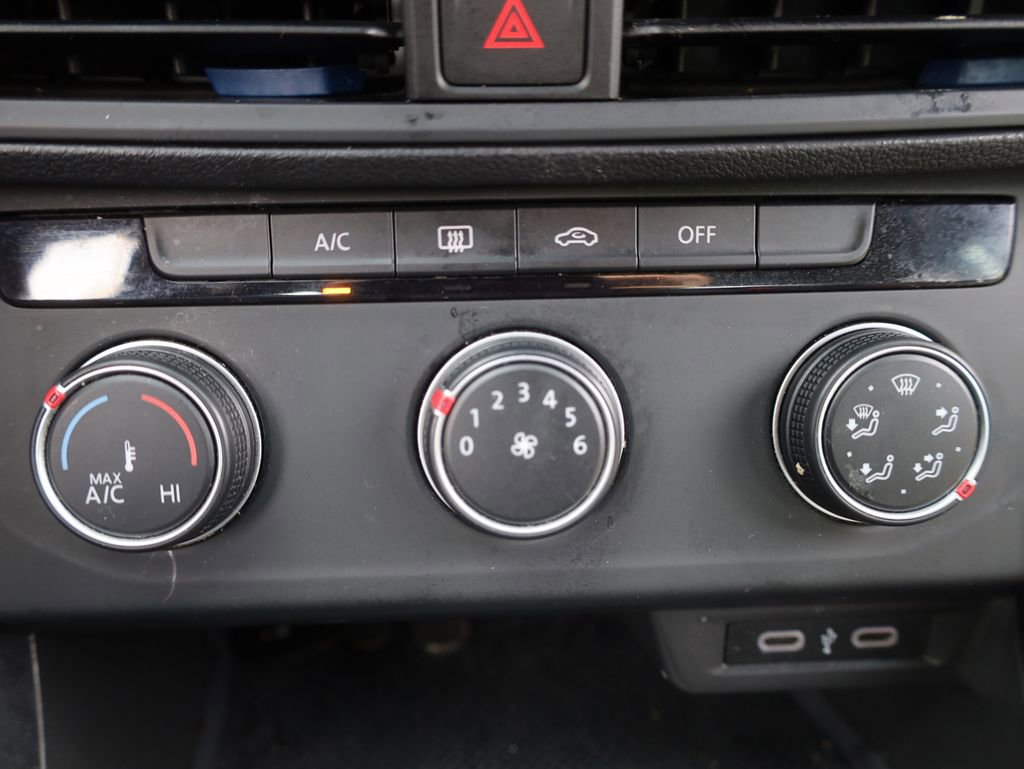 Used 2023 Volkswagen Jetta Sport image 28