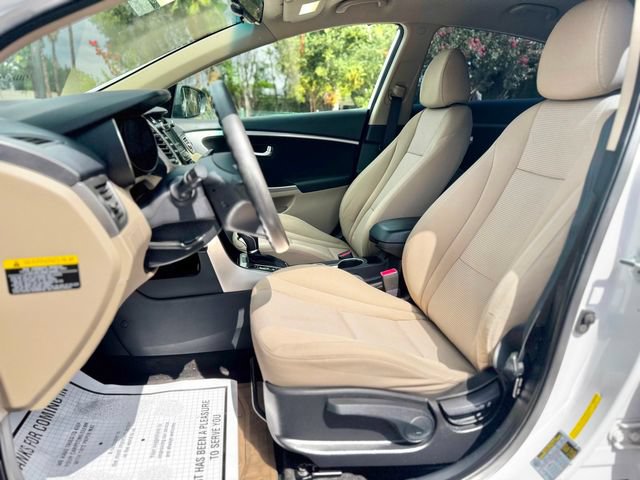 Used 2013 Hyundai Elantra GT FWD image 21