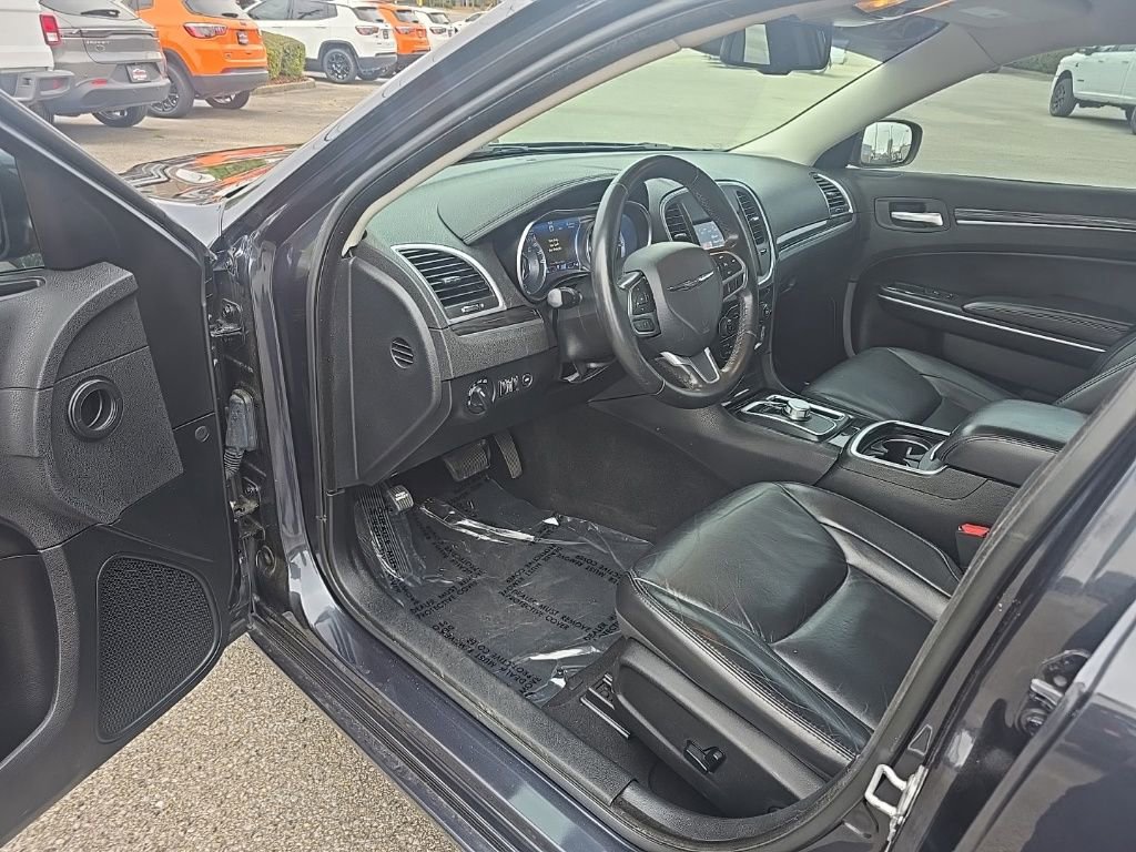 Used 2019 Chrysler 300 Touring L w/ Quick Order Package 22F image 12
