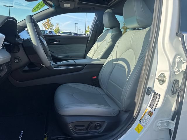 Used 2020 Toyota Avalon Limited w/ Advanced Safety Package FWD image 16