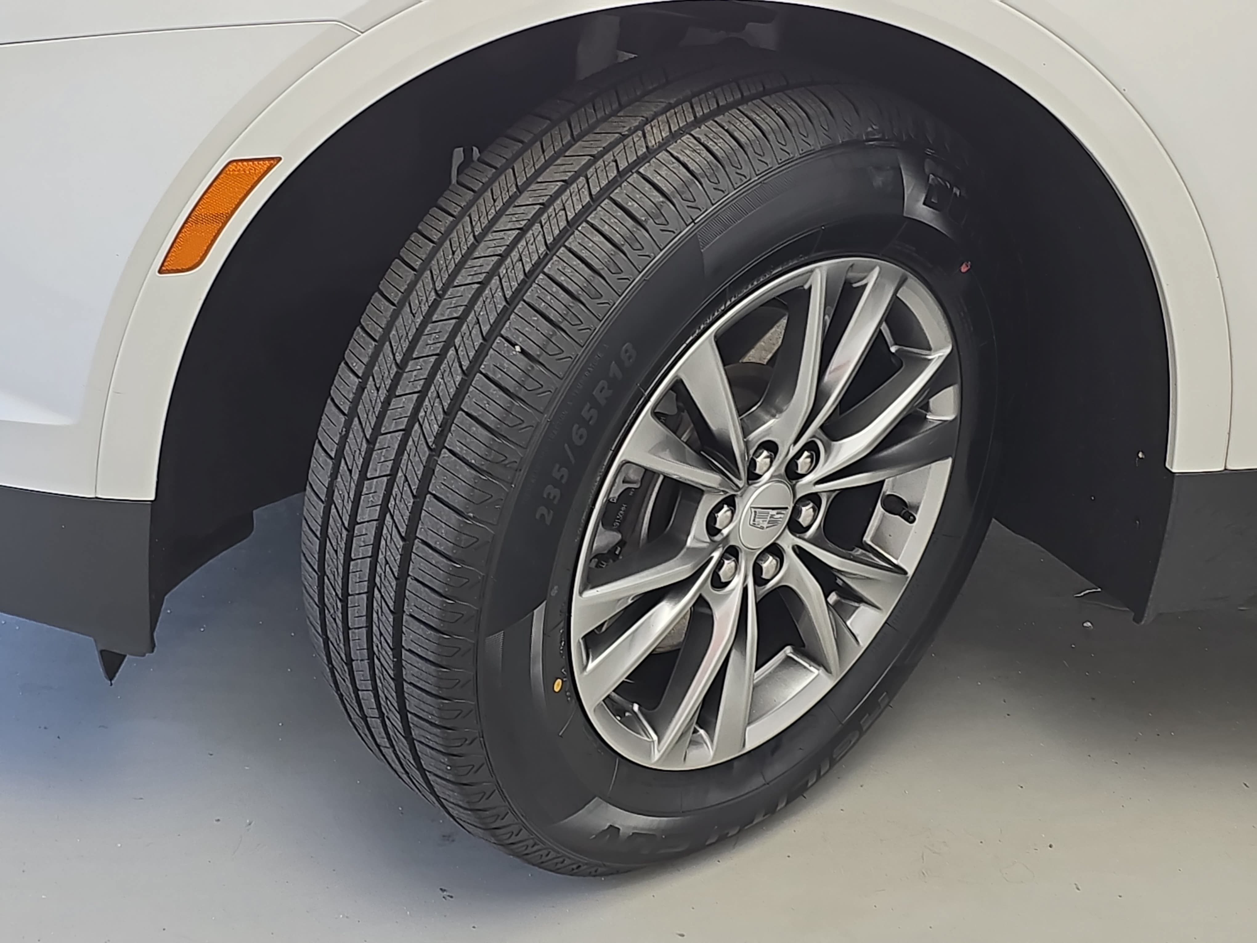 Used 2021 Cadillac XT5 Premium Luxury w/ LPO, Floor Liner Package AWD/4WD image 33