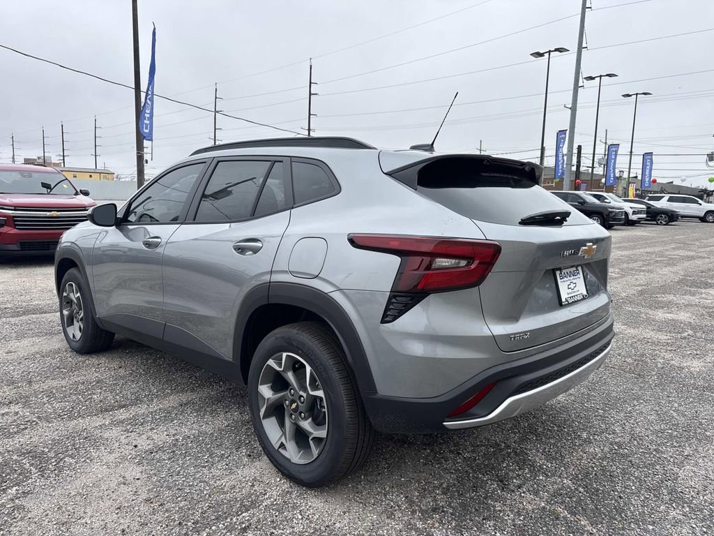 New 2026 Chevrolet Trax LT w/ Driver Confidence Package image 5