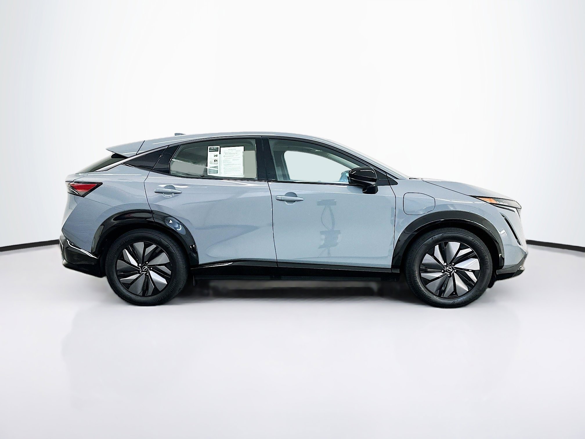 Used 2024 Nissan Ariya AWD image 10