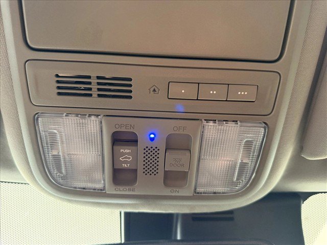 Used 2017 Honda Pilot Touring image 21