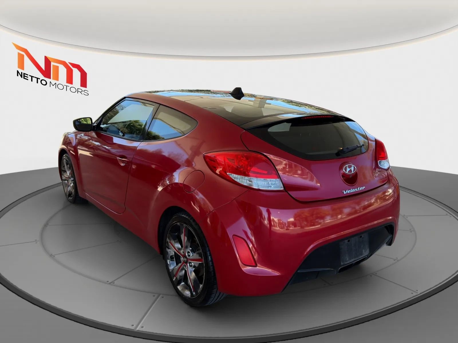 Used 2017 Hyundai Veloster Value Edition image 3