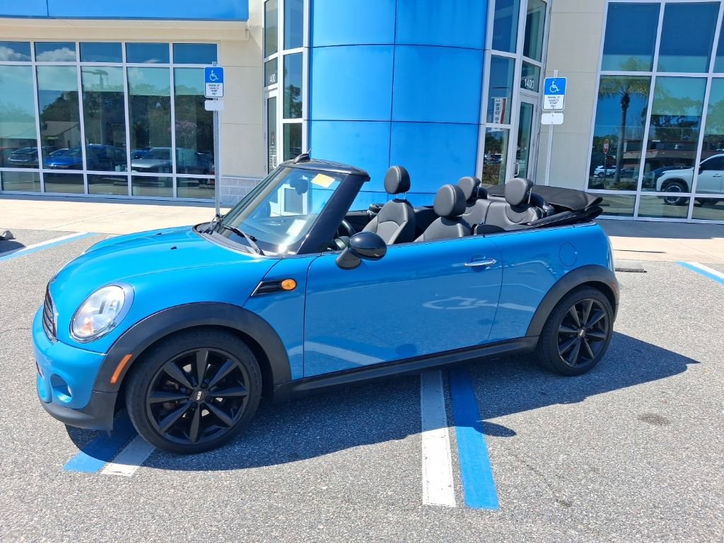 Used 2014 MINI Cooper Base image 2