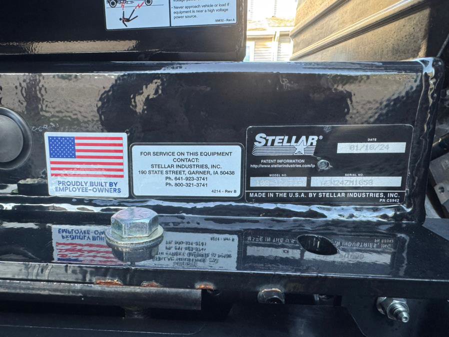 Used 2024 Isuzu NPR image 32