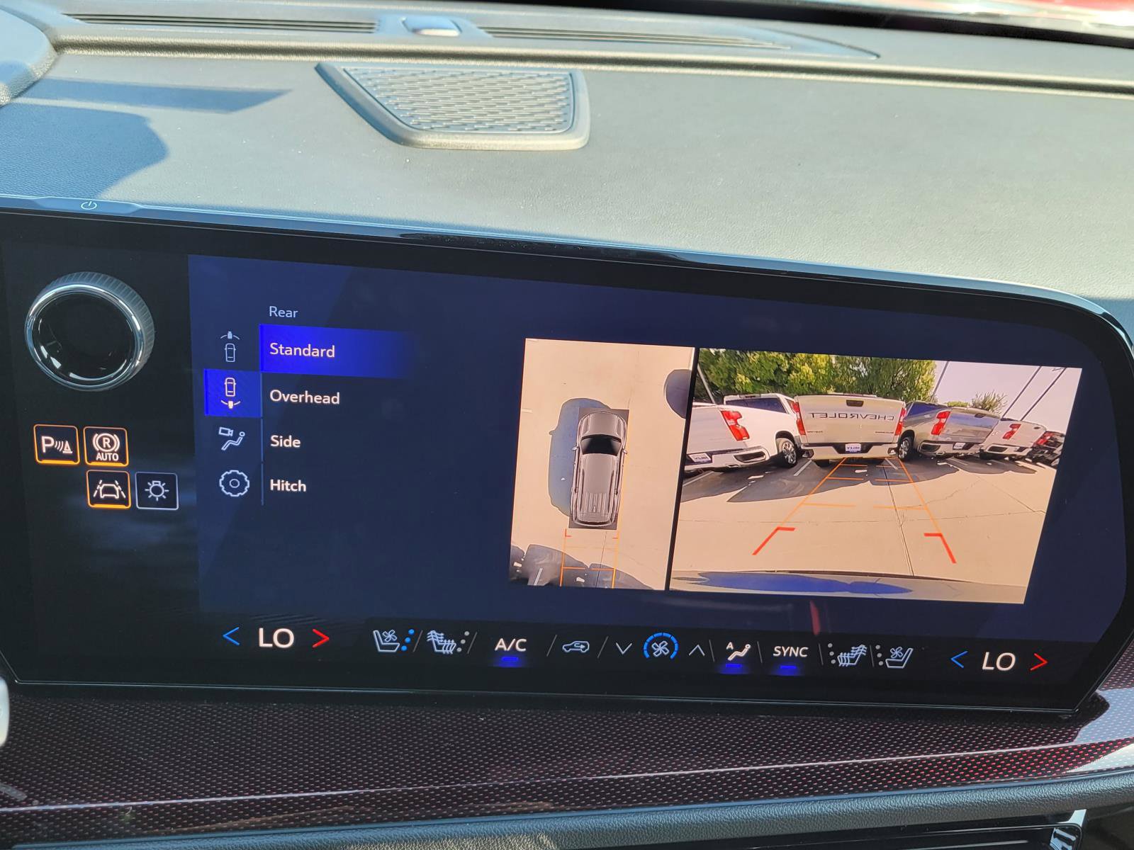 New 2027 Chevrolet Traverse RS w/ LPO, Floor Liner Package FWD image 19