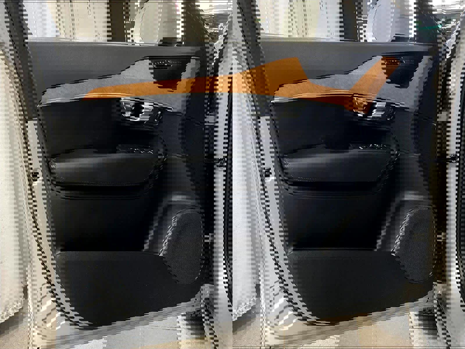 Used 2023 Volvo XC90 B6 Plus w/ Protection Package AWD/4WD image 9