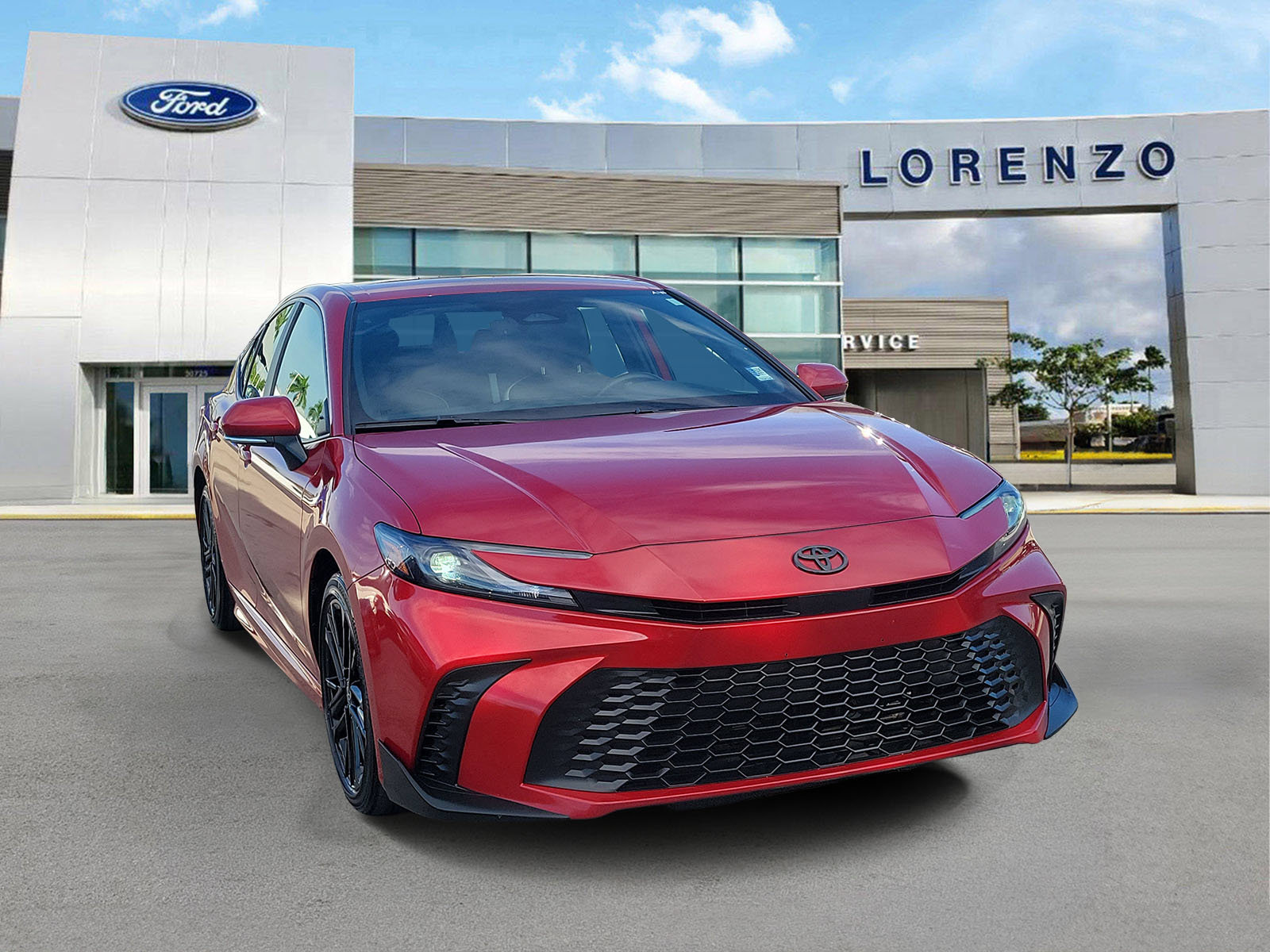 Used 2025 Toyota Camry SE w/ Convenience Package FWD image 3