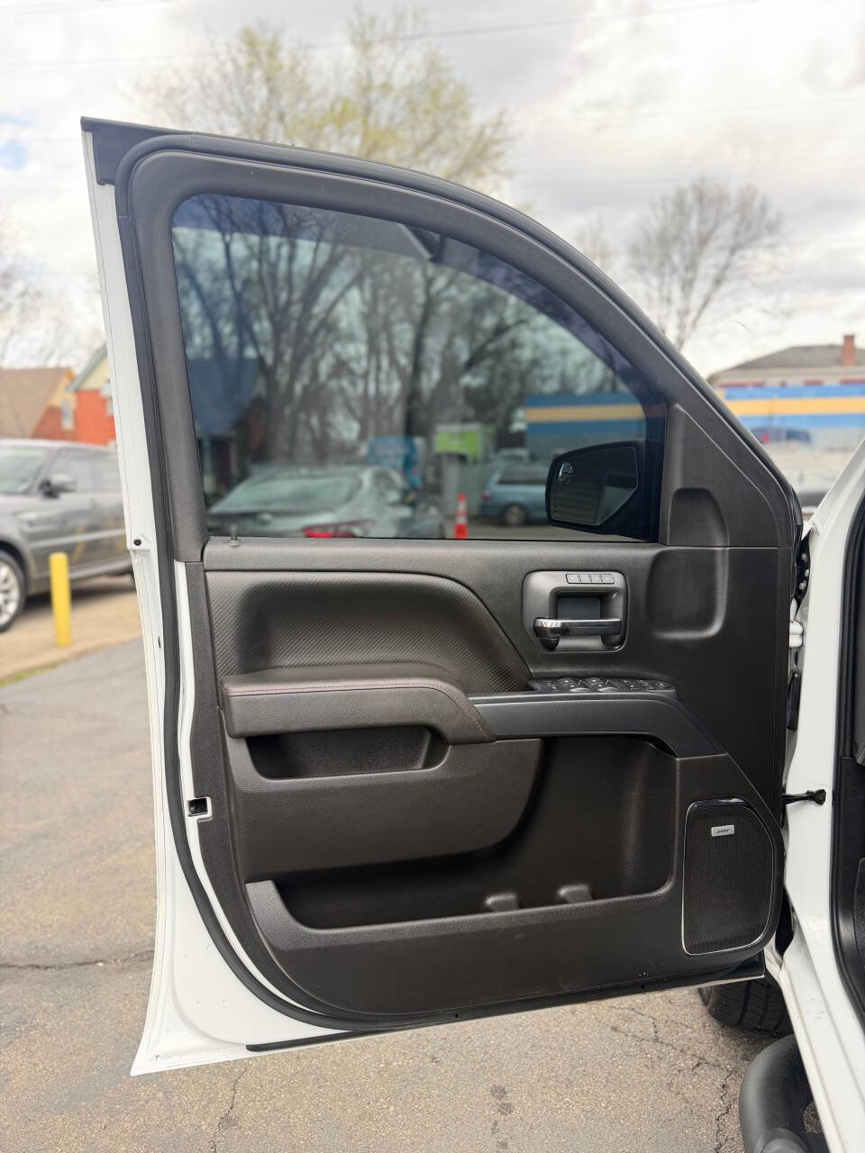 Used 2017 GMC Sierra 1500 SLT AWD/4WD image 9