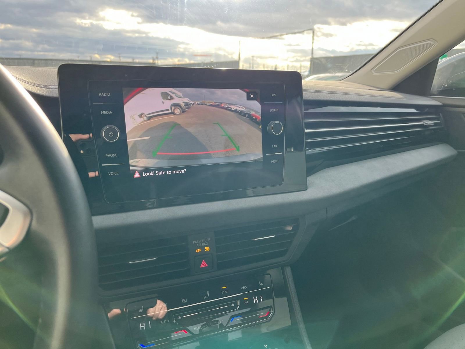 Used 2025 Volkswagen Jetta SE image 21