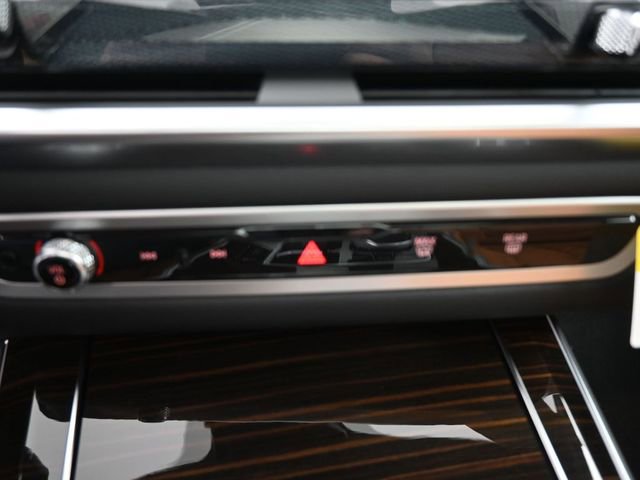 New 2026 BMW X5 xDrive50e w/ Climate Comfort Package image 3