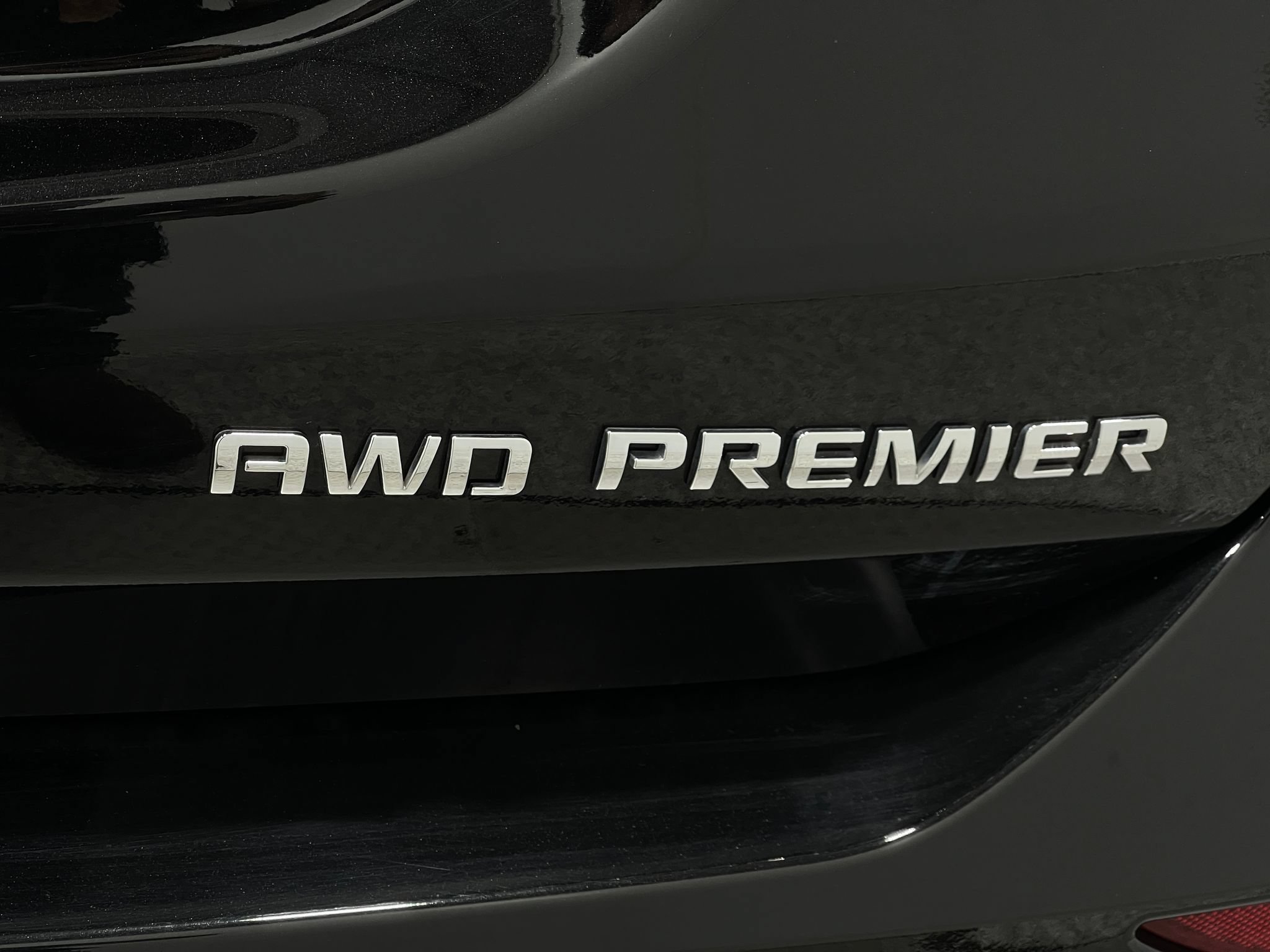 Used 2019 Chevrolet Equinox Premier AWD/4WD image 36