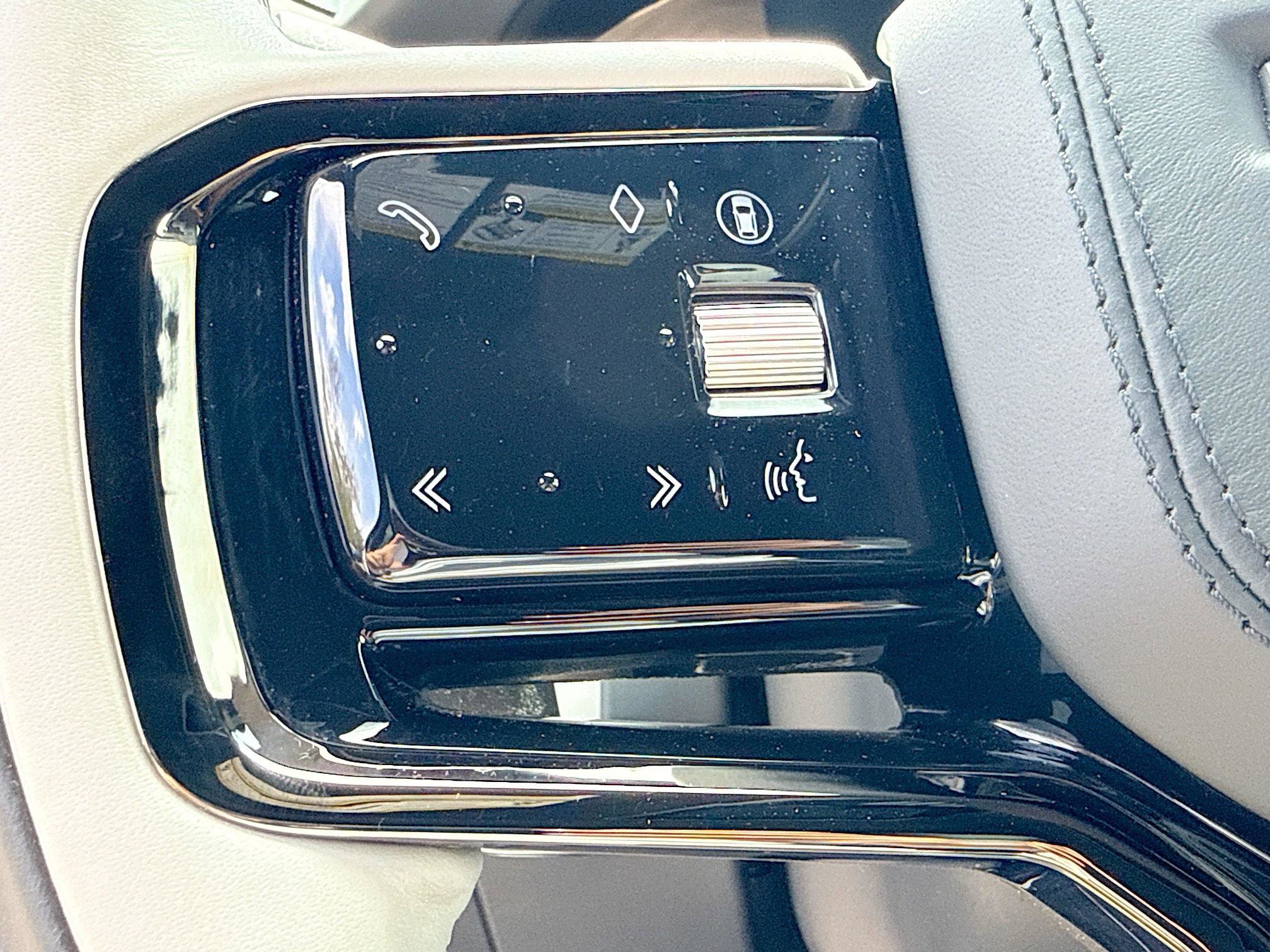 Used 2026 Land Rover Range Rover Velar Dynamic SE image 37