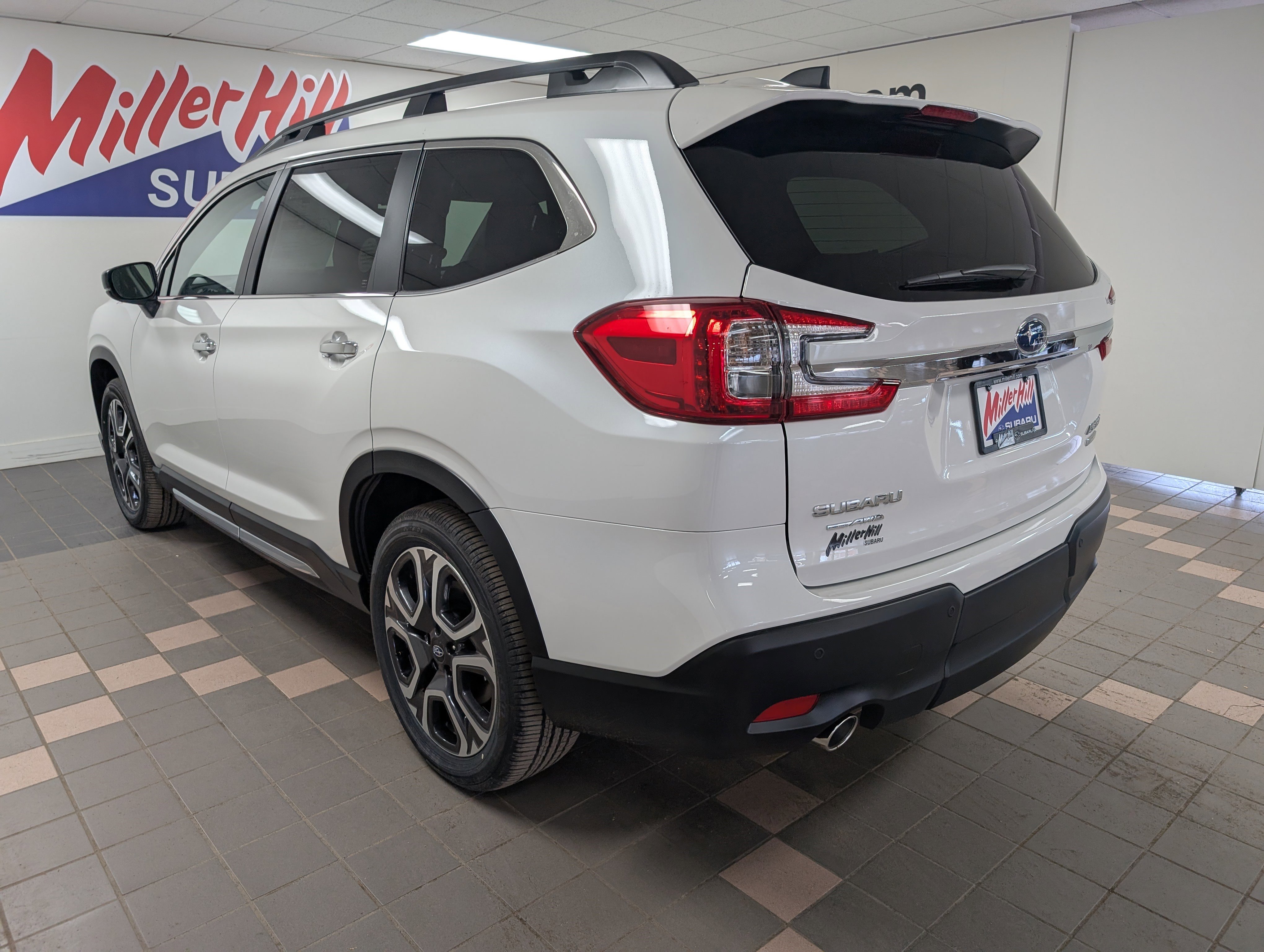 New 2025 Subaru Ascent Touring w/ Popular Package #2 image 27
