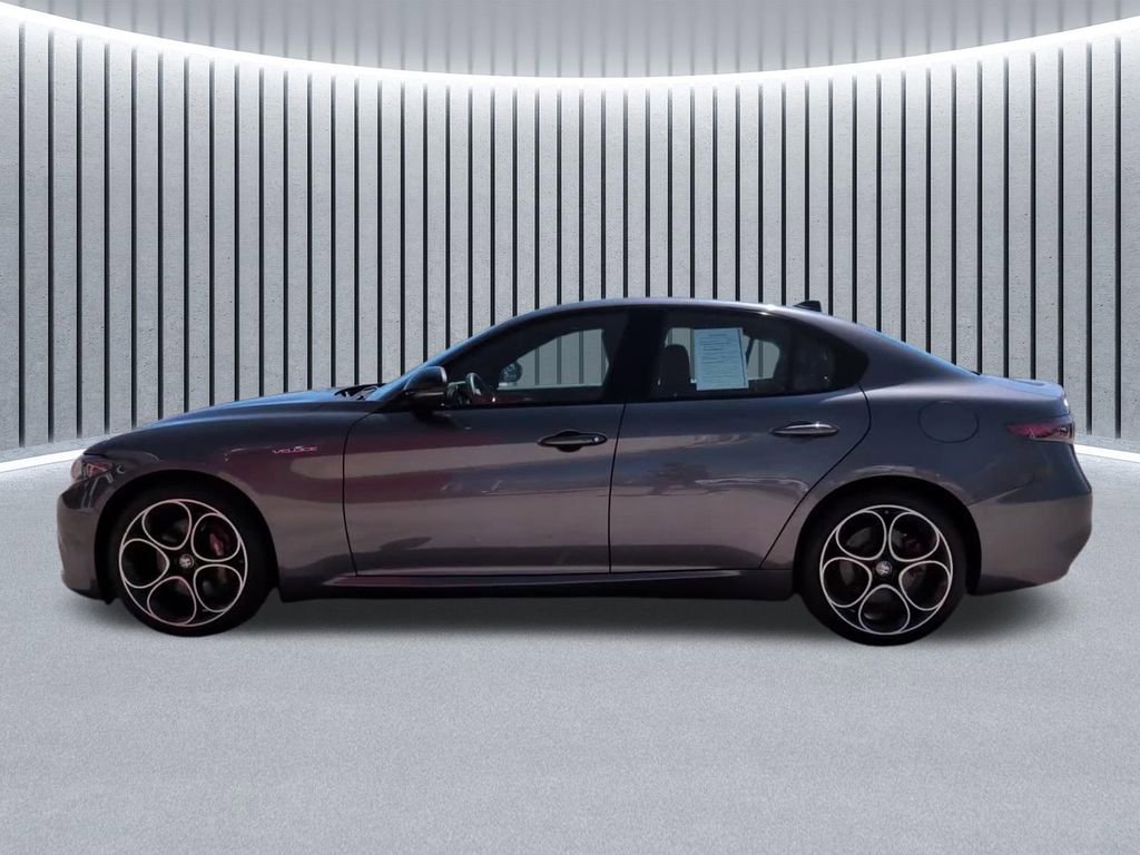 Used 2024 Alfa Romeo Giulia Veloce image 15