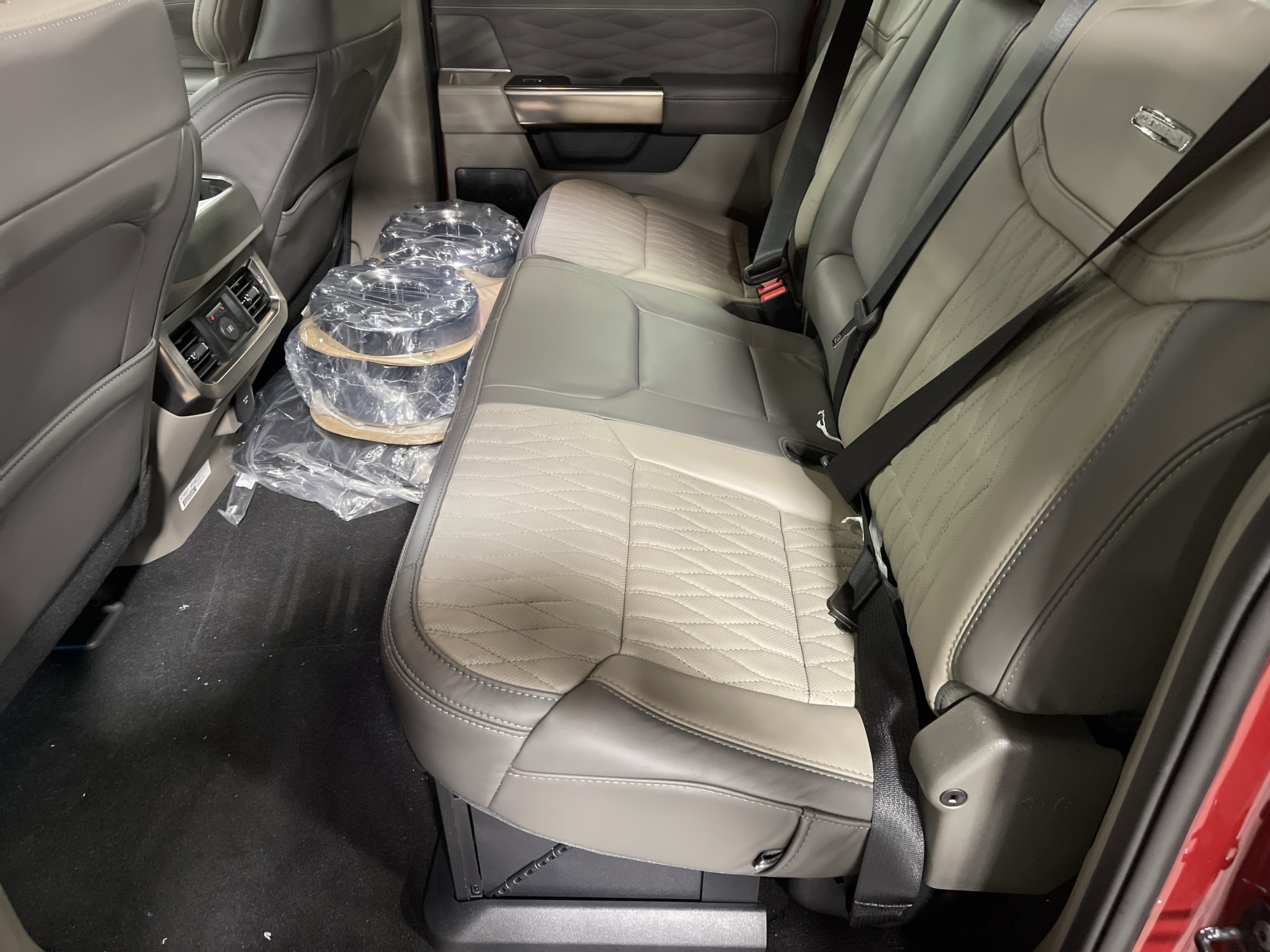 New 2026 Ford F450 Platinum w/ Platinum Plus Package image 15