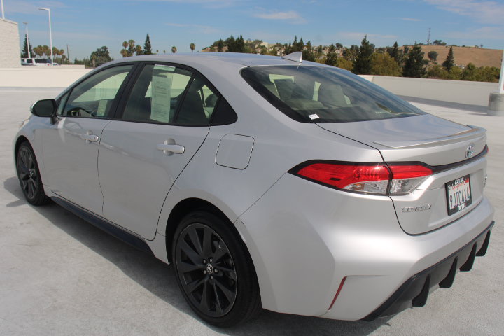 Used 2024 Toyota Corolla SE FWD image 5