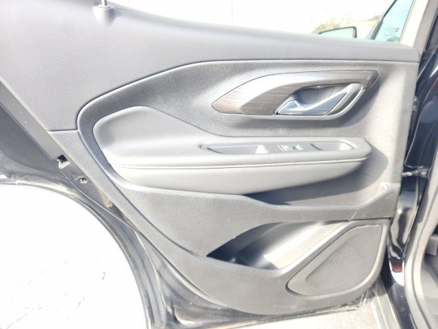 Used 2024 GMC Terrain SLT image 24