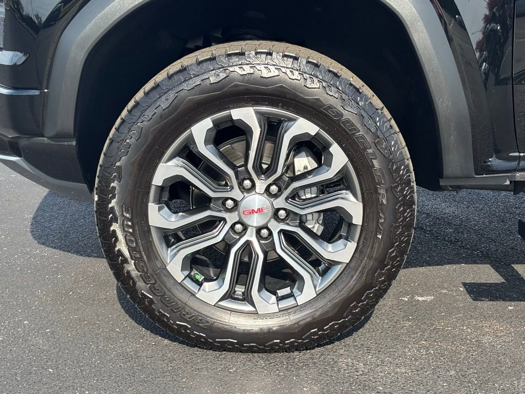 Used 2025 GMC Canyon Denali image 11