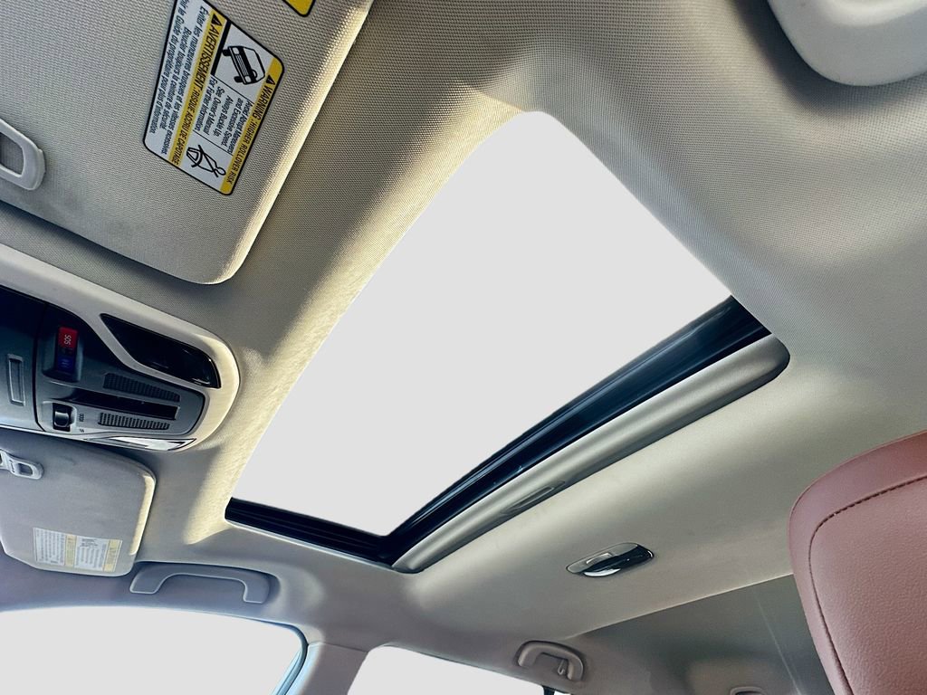 Used 2022 Subaru Outback Touring w/ Popular Package #2 image 23