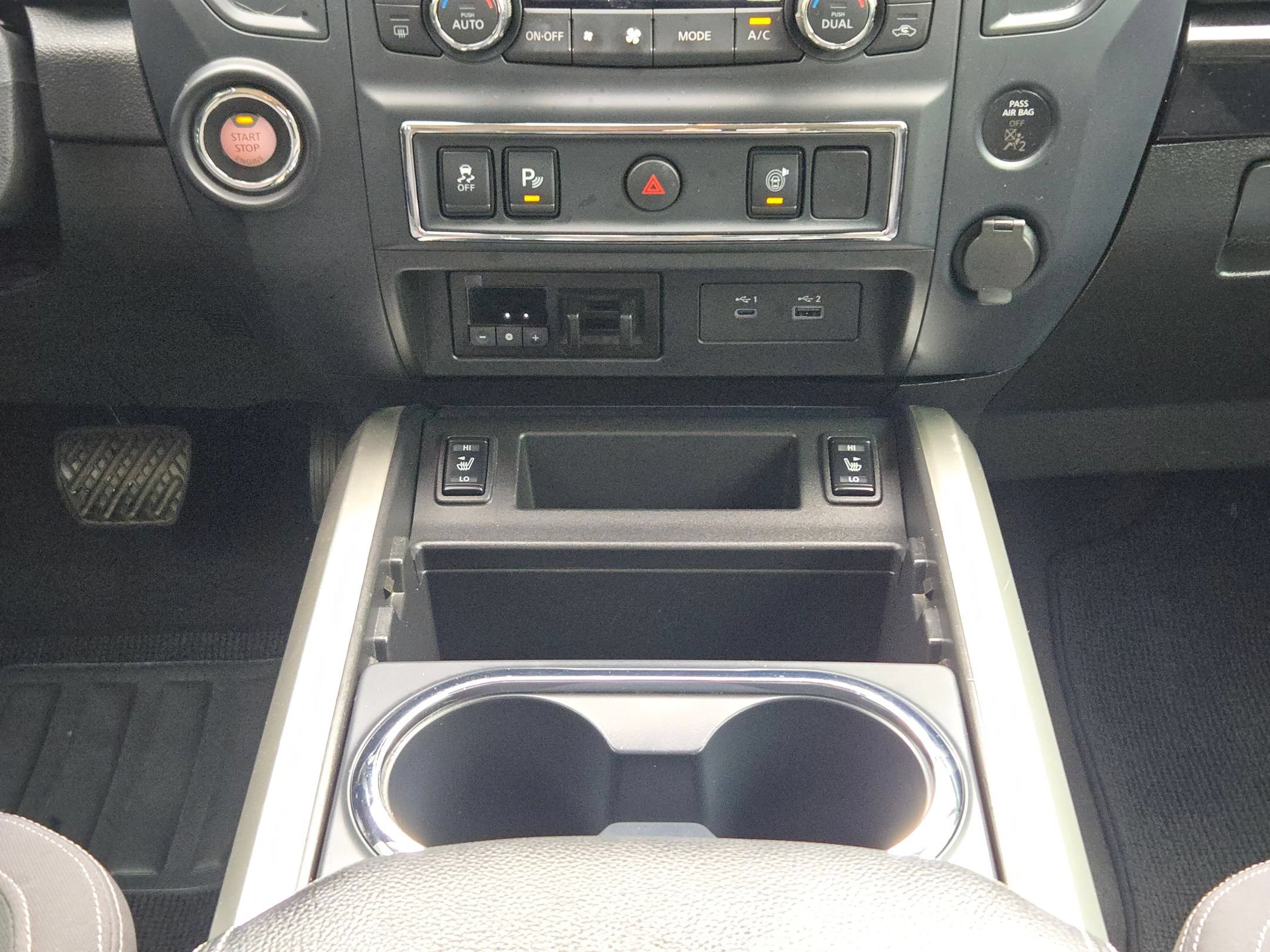 Used 2024 Nissan Titan SV w/ SV Convenience Package RWD image 18