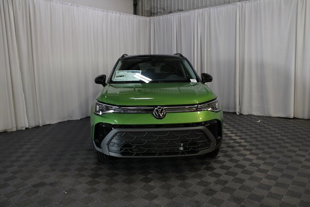 New 2025 Volkswagen Taos SE image 32